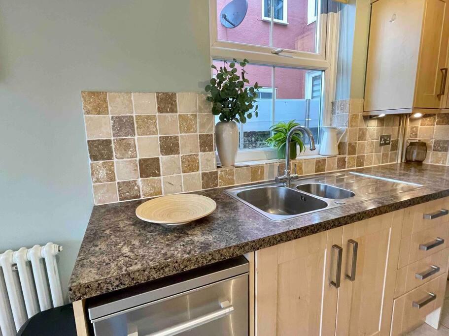 Portsmouth Urban Haven Apartment Ngoại thất bức ảnh