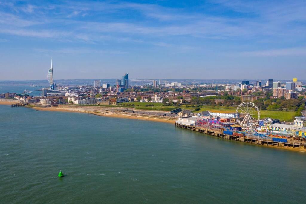 Portsmouth Urban Haven Apartment Ngoại thất bức ảnh